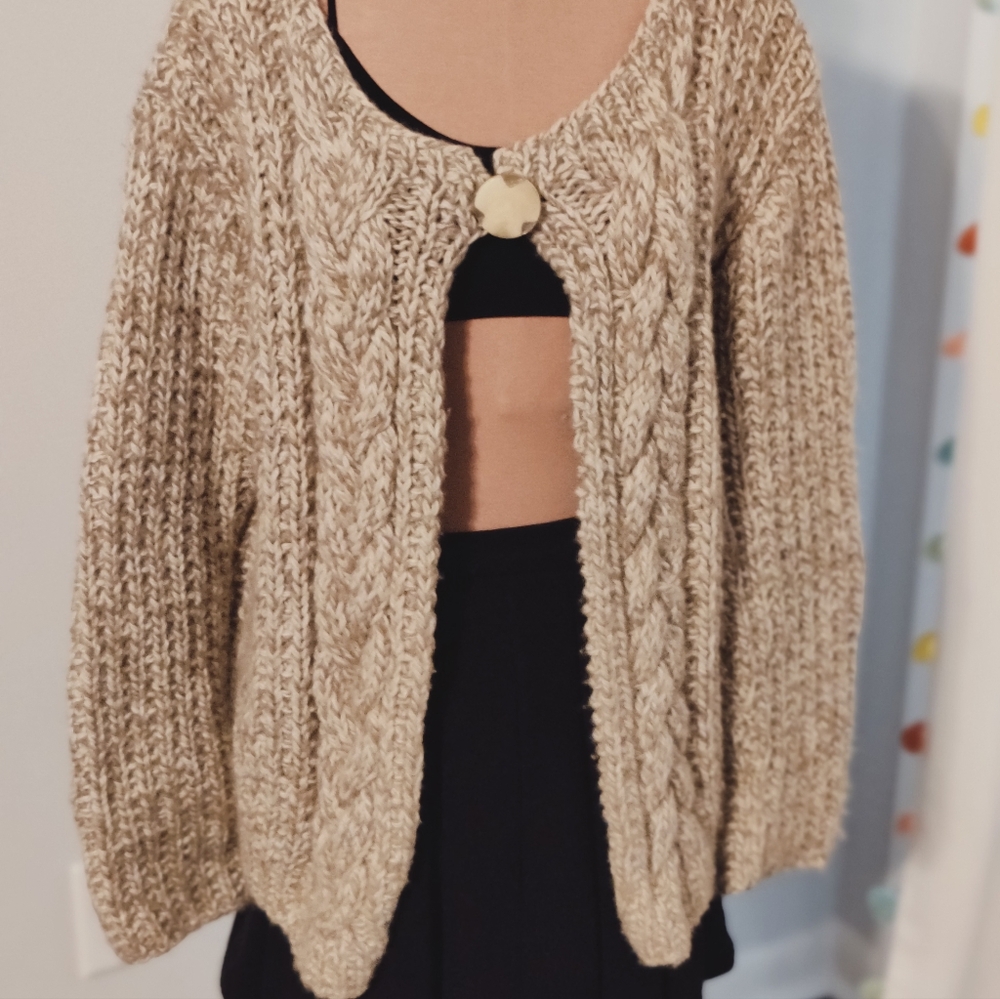 oversized minimalist chunky sweater handmade cardigan  big button  natural - Picture 3 of 8